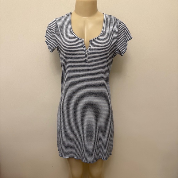 Laura Ashley Other - Laura Ashley Ribbed Nightgown Blue White Sleep Shirt Size Small Stretch Women's